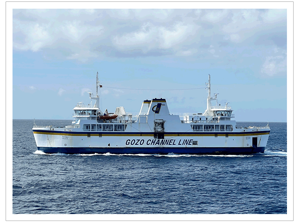 フェリーに乗ってマルタ島よりゴゾ島へ