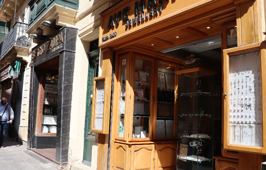 カラフルなバルコニー通