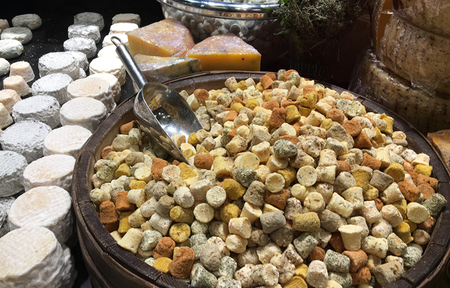 “ポールボキューズマルシェ(中央市場)