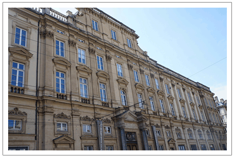 新市街にテロー広場～リヨン市庁舎・リヨン美術館・オペラ座・ショッピング街など