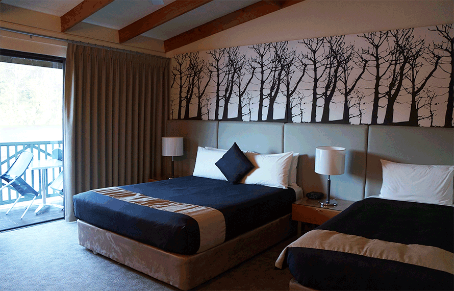 湖畔リゾートの森林ウォークでパワーチャージ!