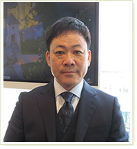 香月　詠介　（カツキ　エイスケ）